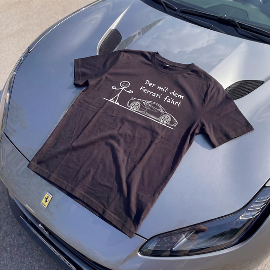 Der Ferrari fährt T-shirt