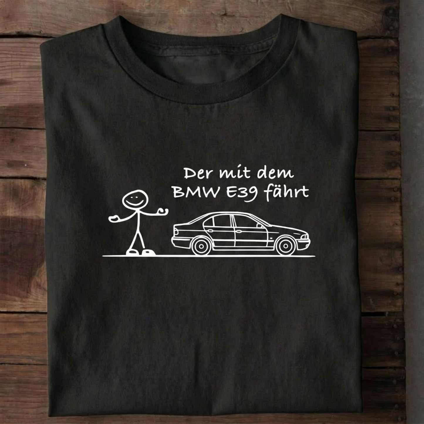 Der BMW E39 fährt T-Shirt